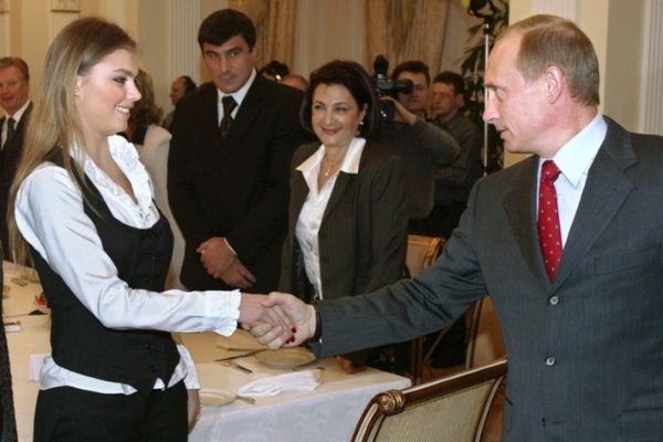 アリーナ・カバエワとプーチン