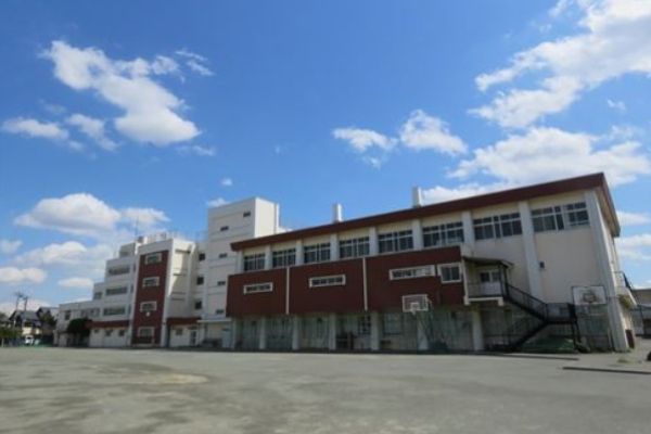 小金井市緑中学校