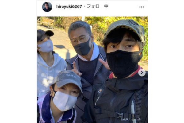 原日出子と渡辺裕之一家